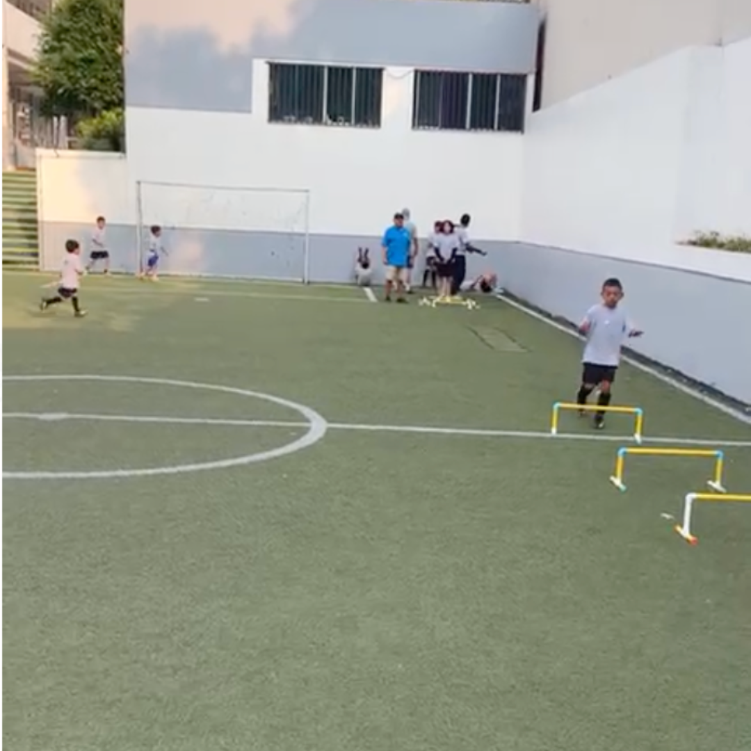 Entrenamiento muestra para escuela de fútbol categoría 2020-2016